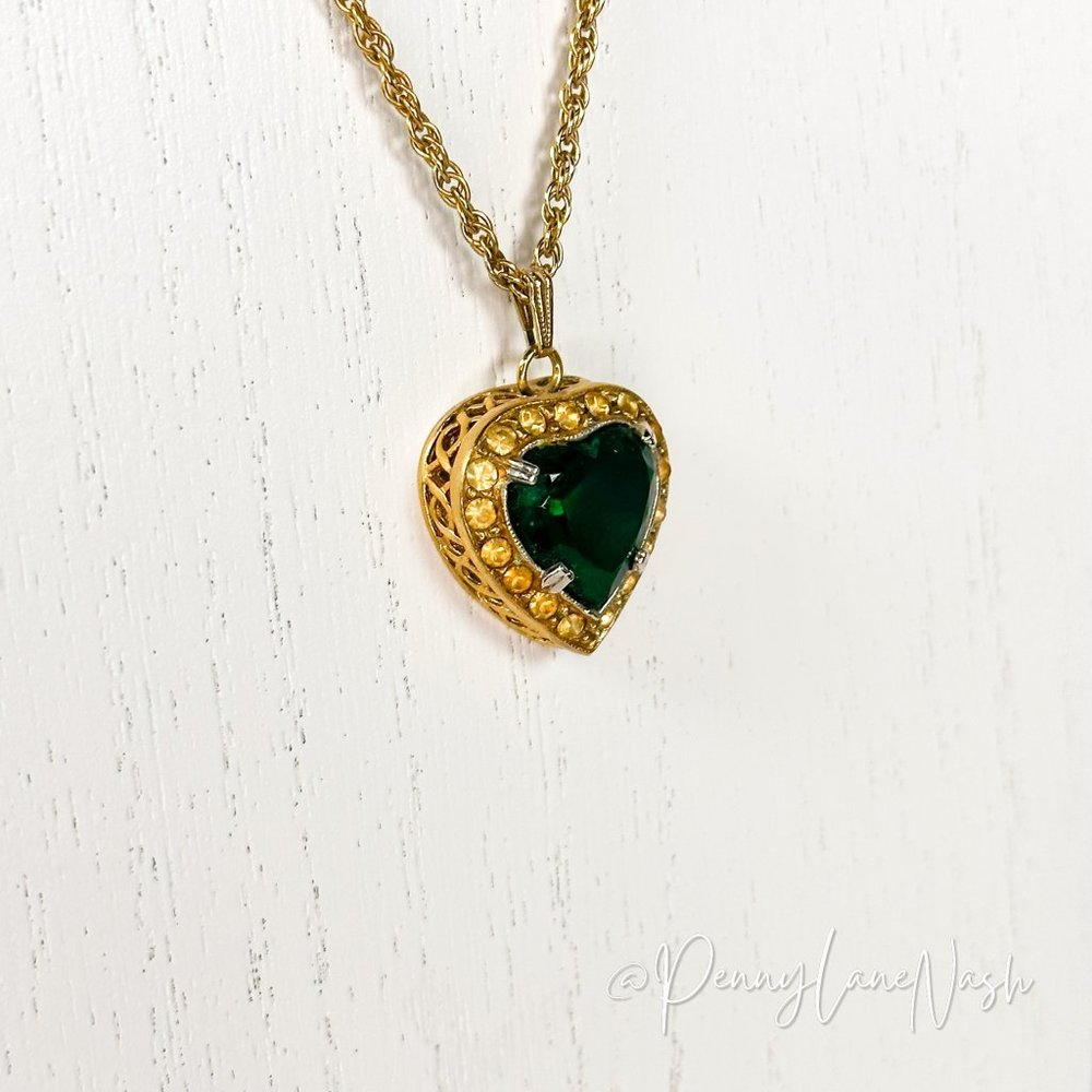 Vintage Green Gem Heart Pendant w/ Rhinestone Necklace In Gold Plate - Picture 4 of 6